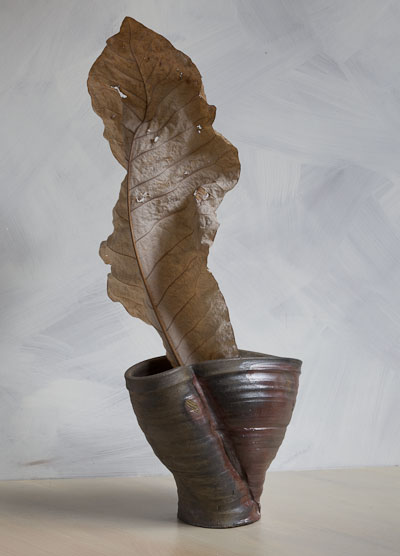 diagonal-vase-magnolia-leaf-400.jpg